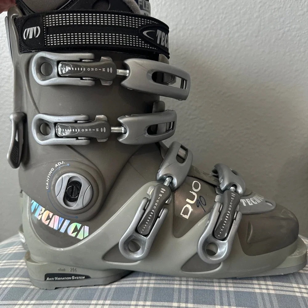Tecnica Ski Boots Duo 90 Anti Vibration System Canting‎ Adj. Size 7.5  25.5 Grey